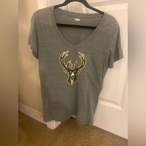 Women’s NBA Milwaukee bucks tshirt